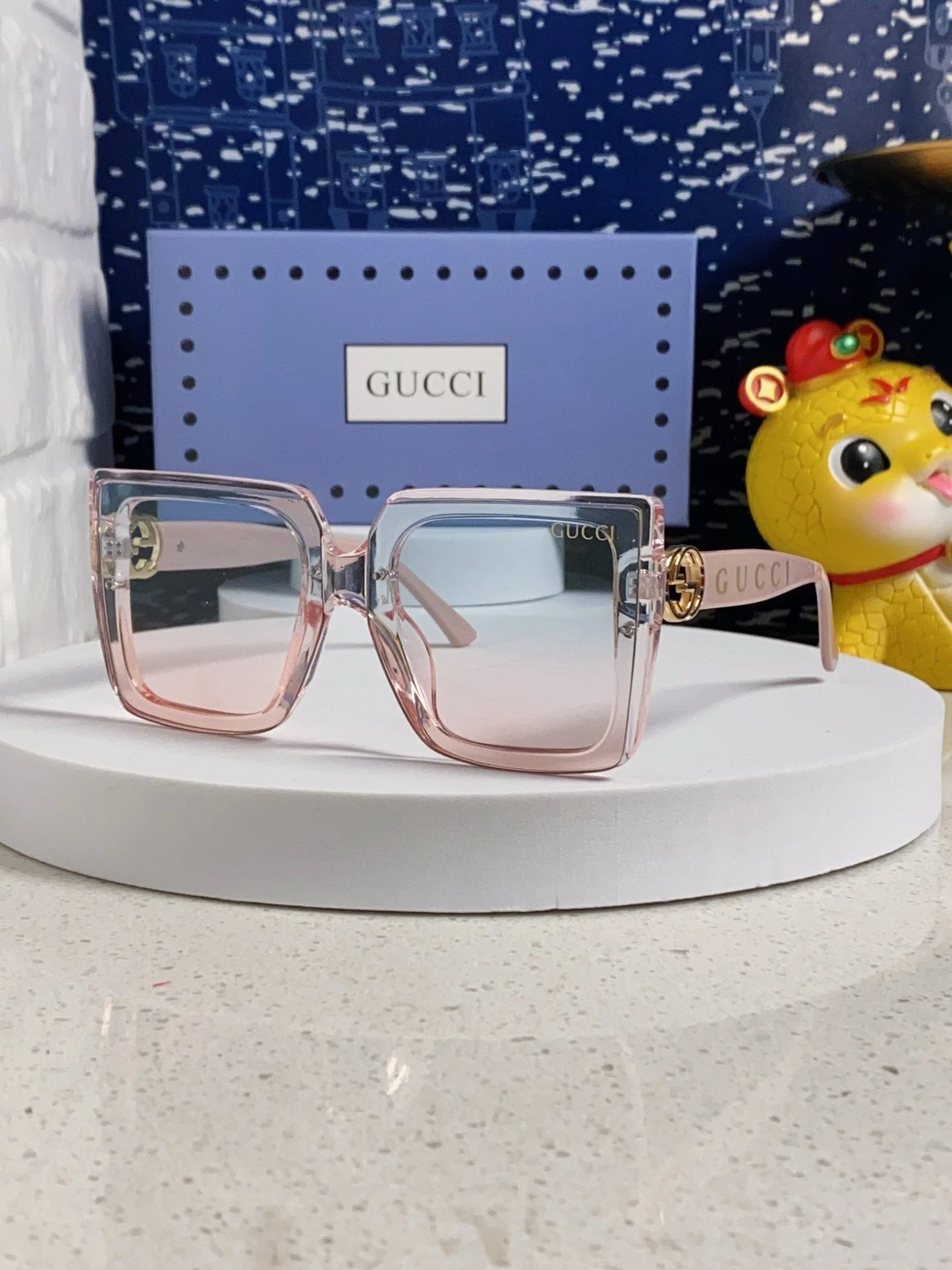 Gucci Sunglasses Pink Frame Sunglasses Slimming Non-Prescription Driving Beach Fishing Women's UV Protection25ss New Sports Casual Versatile