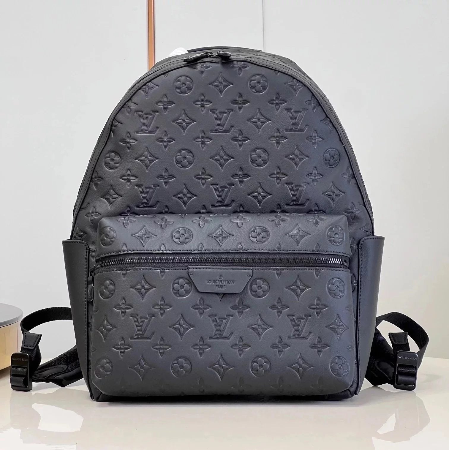 Louis Vuitton LV Backpack Top version 【Level】Original Black Presbyopic Discovery Embossed Backpack Travel Bag M46553Black M46557Gray Men's Backpack Hiking Backpack New Backpack