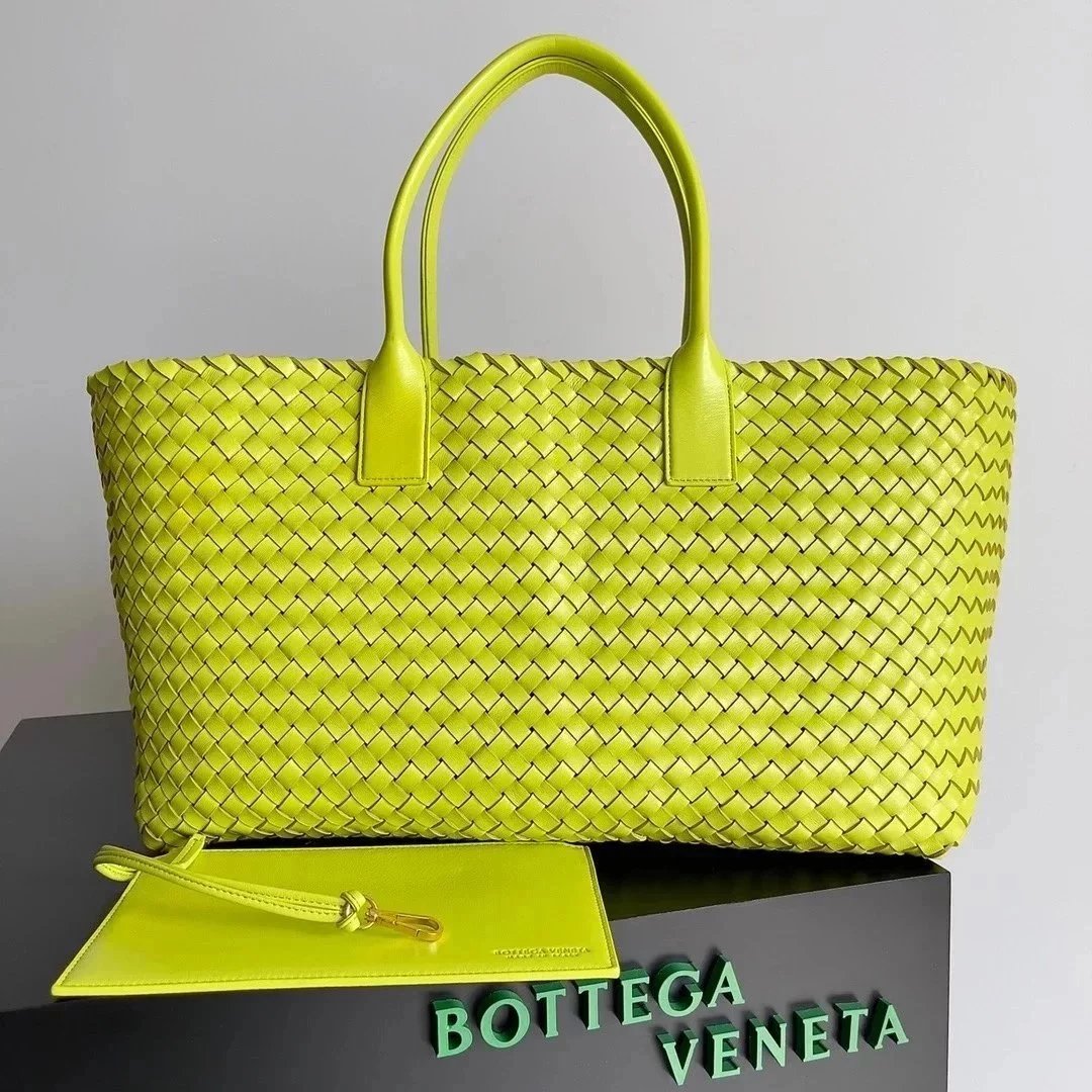 Bottega Veneta Women's Bag Top version 【Surrogate Shopping Edition】New Arrival MiniCabat Limited Mini Basket Tote Cabat Woven Bag Portable Shopping Basket Bag Woven Vegetable Basket New Woven Shopping Basket Bag Treasure Dish Jia Woven Oversized Shopping