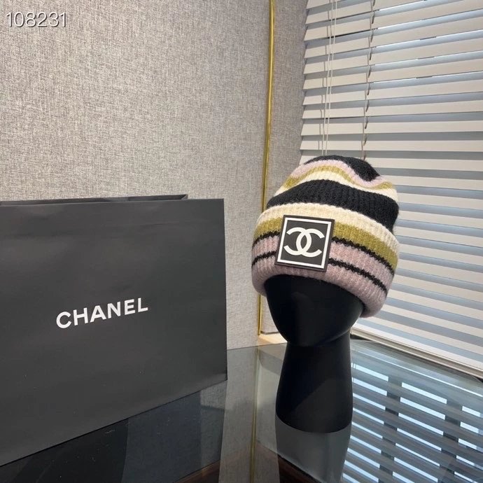 Chanel Hat Large Version Coarse Knitted Woolen Cap
The Style Is Big Enough and Won't Loose...
The Coarse Knitting Design Is Very Lazy
Color Matching Small Icon Is Very Delicate
The Color Matching Is Also Very Friendly and Suitable for Various Styles
Super