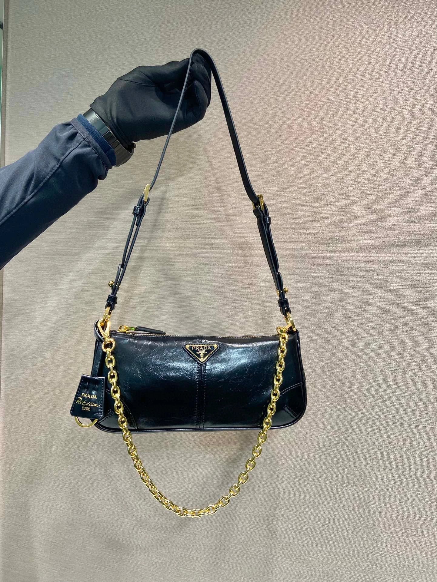 PRADA Bag Top version Latest Version2002Classic Oil Wax Leather Bag Chain Bag Crossbody Bag Shoulder Bag Underarm Bag Handbag Women's Bag20021BC221