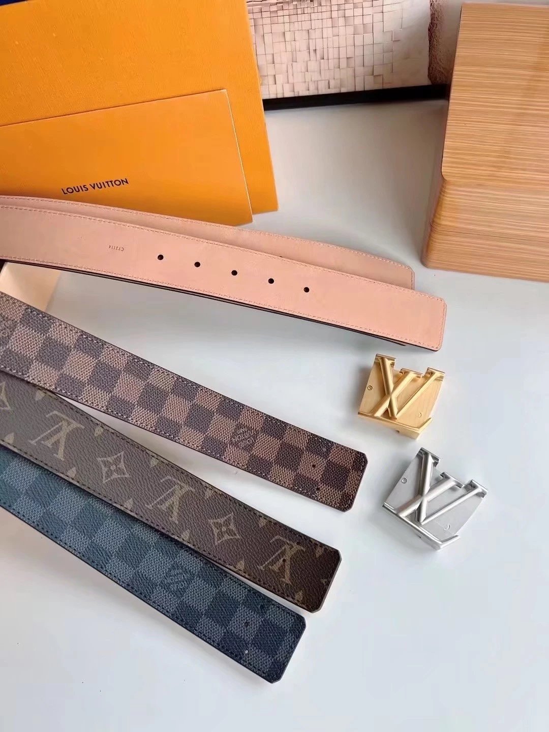 Louis Vuitton LV Belt Top version 【Counter Quality】The Most New Belt4.0cm Men's Belt Metal Buckle Men's Leather Belt with Classic Presbyopic Checkered Belt with Genuine Goods Packaging No Problem in and out of the Counter Versatile Casual Fashion Formal W