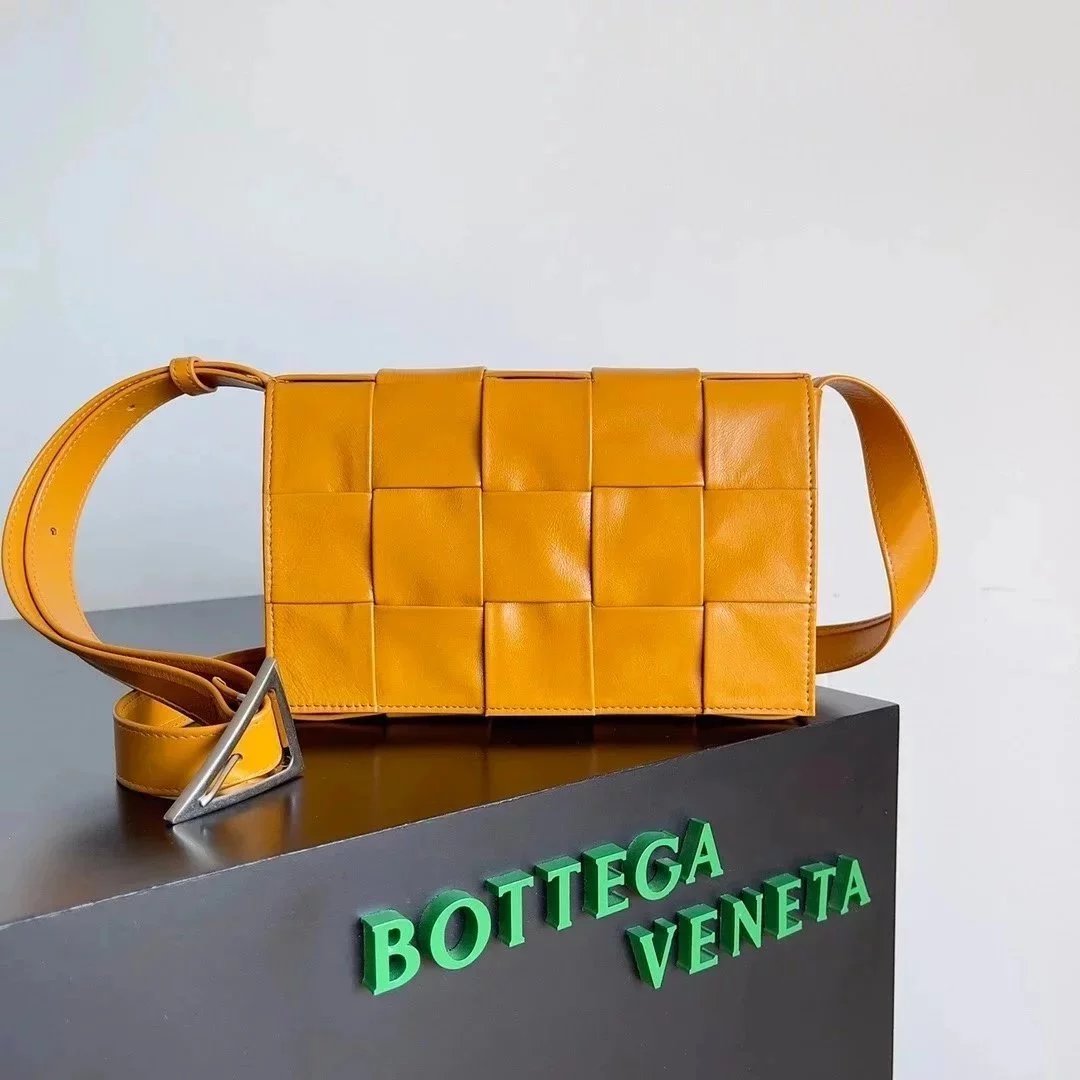 Bottega Veneta Women's Bag Top version 【Original Leather】Counter Quality Oil Wax Leather Cassette15Plaid Woven Square Bag Shoulder Strap Triangle Buckle Woven Bag Crossbody Bag Shoulder Bag Crossbody Bag for Men and Women Same Style Men's and Women's Bags