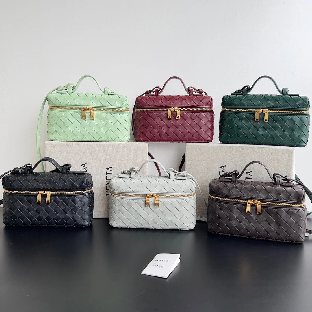 Bottega Veneta Women's Bag Top version 【Version Surrogate Shopping Original Highest Version】BottegaVeneta24Spring and Summer Woven Zipper Messenger Bag New Woven Bag Box Bag Lunch Box Bag Cowhide Woven Bag Cosmetic Bag New Women's Bag Cosmetic Case Portab