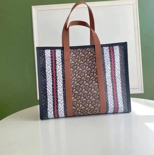 Burberry Women's Bag Top version 【Level Surrogate Shopping】Latest Italian Original Tote Bag Shopping Bag Original Single Handbag Clutch Shoulder Messenger Bag Women's Bag