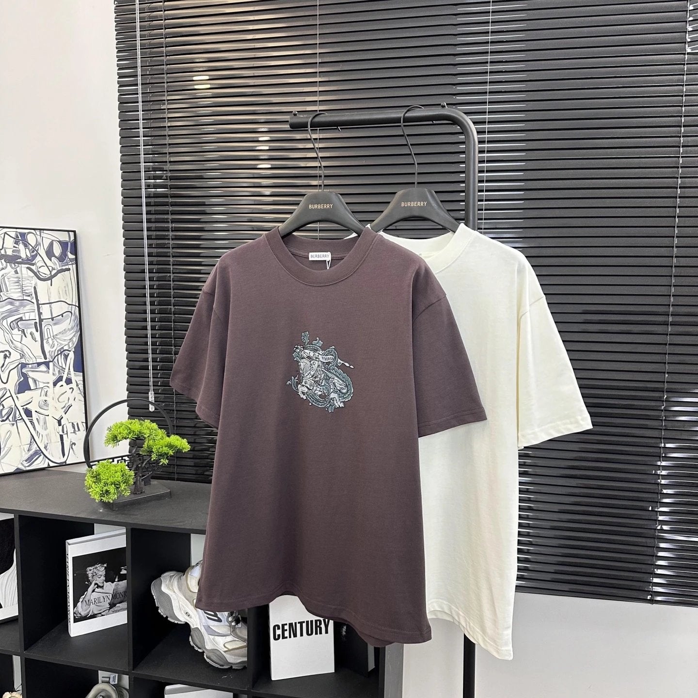 Burberry T-shirt Foam Embossed Printing logo round Neck Short Sleeve25ss New Pure Cotton Unisex Style T T-shirt OS Loose Fit Base Shirt Top Half Sleeve T-Shirt
