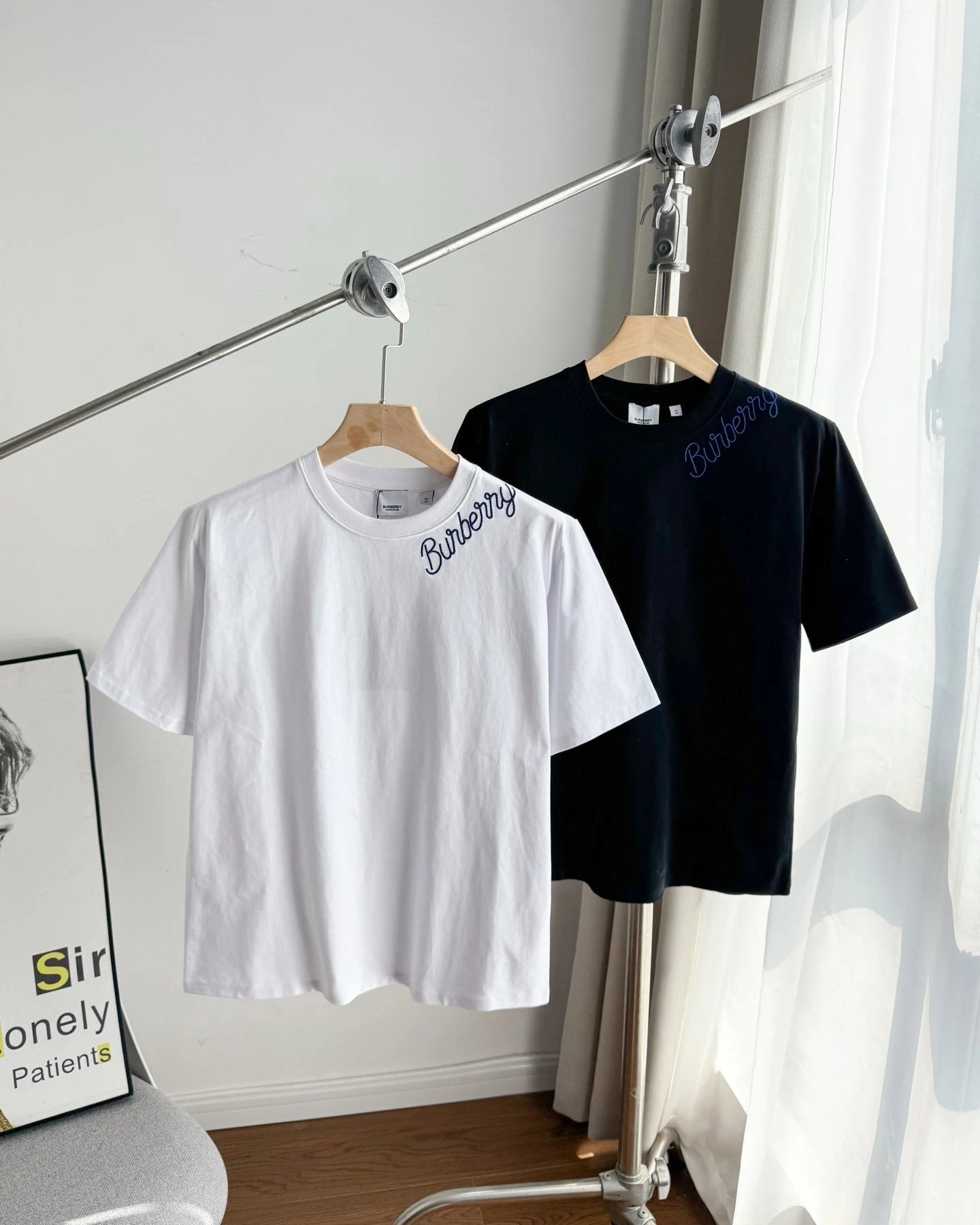 Burberry T-shirt Collar Letter Embroidery logo round Neck Short Sleeve25ss New Pure Cotton Unisex Style T Casual T-Shirt Base Layer Shirt OS Loose Fit Half Sleeve Top Plus Size
