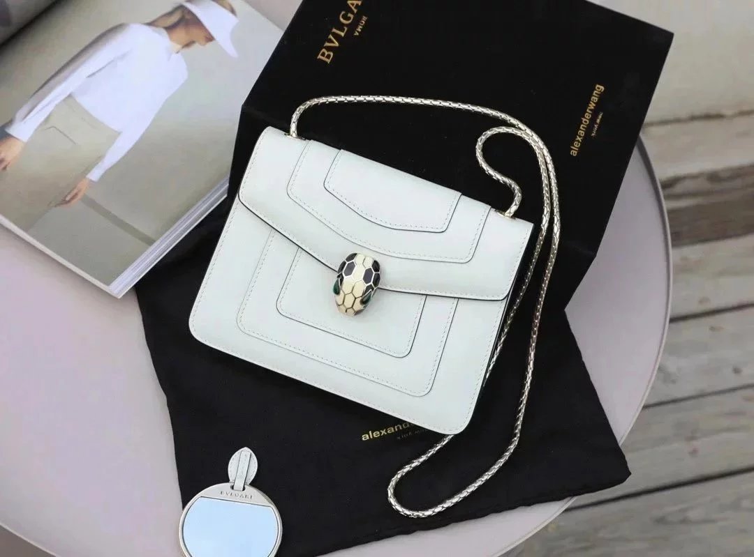 BVLGARI Bag Top version SerpentiForever Pearl White Handbag Cowhide Bag Decorated with a Snake's Head File Holder Chain Bag Portable Shoulder Messenger Bag Women's Bag