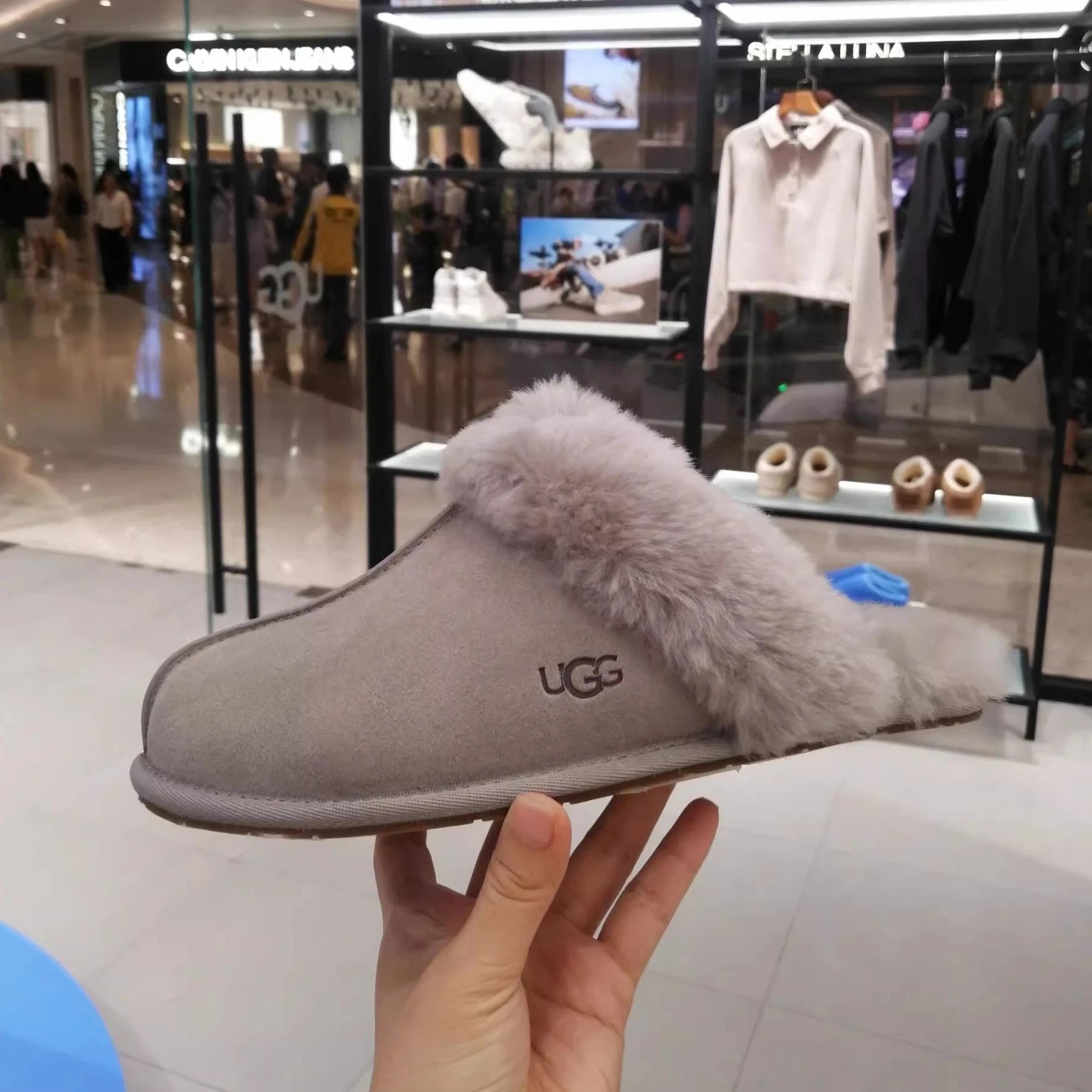 UGG Slippers 2024Autumn and Winter New Women's Toe-Covered Slippers Warm Leisure Furry Home Thin Bottom Slippers