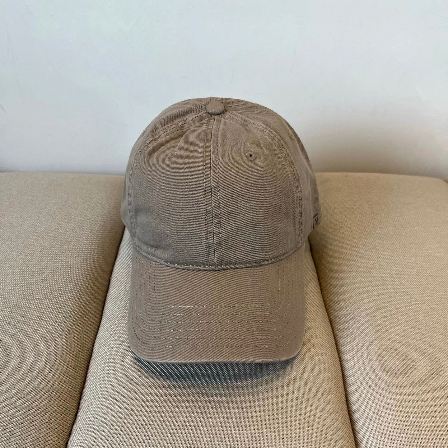 Hermes Hat Letters logo Baseball Cap Sunshade Sun Protection Duckbill Cap Slimming Face Curved Brim Versatile Large Head Circumference Sports Hat Unisex Couple Style