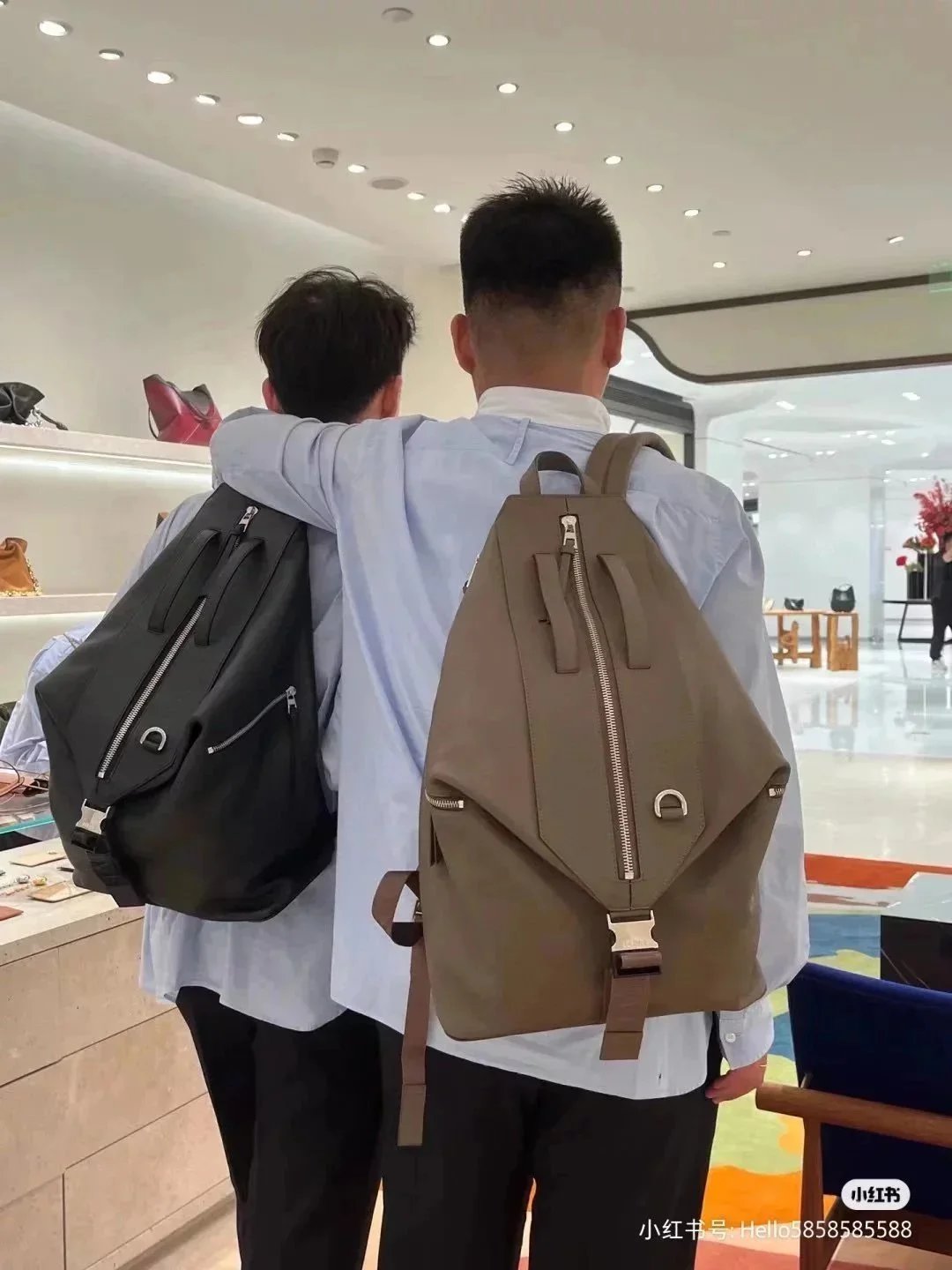 LOEWE Backpack Top version Bag23New Men's Bag Hand-Carrying Backpack Deformation Backpack Travel Bag Men and Women Same Fashion Comfortable Classic Zipper Calfskin Adjustable Backpack Backpack Women Bag LOEWE New Men's Backpack Backpack Luggage Bag Large-