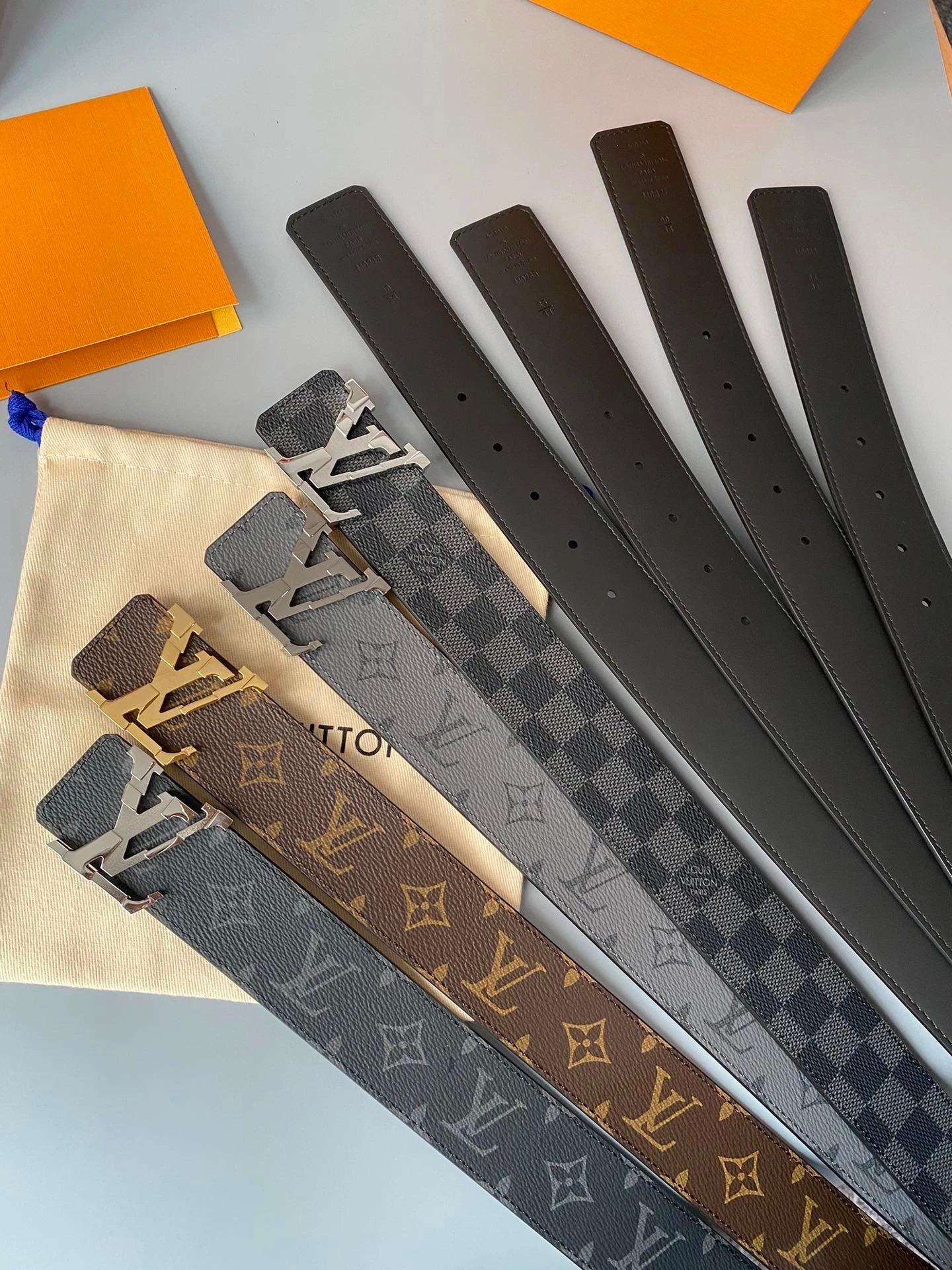 Louis Vuitton LV Belt Top version Counter Quality】The Most New Belt4.0cm Men's Belt Metal Buckle Men's Leather Belt with Classic Presbyopic Checkered Belt with Genuine Goods Packaging in and out of the Counter No Problem Versatile Casual Fashion Formal Do