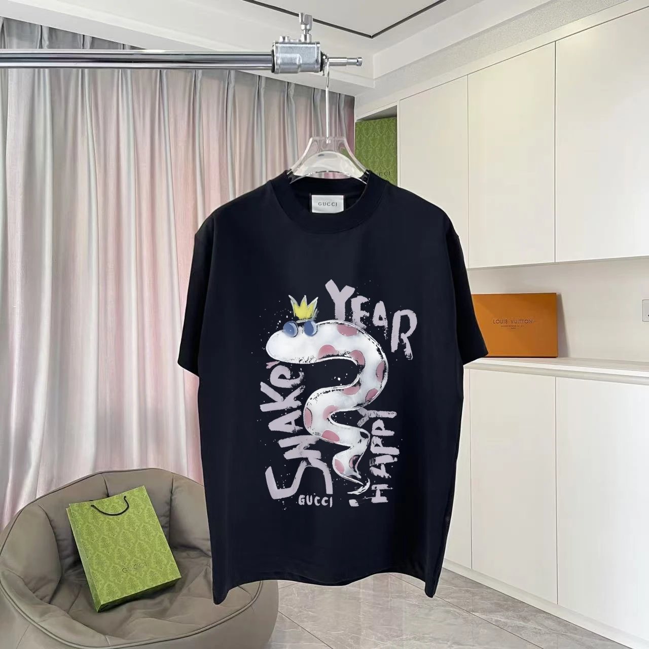 Gucci T-shirt Limited Edition Letter Print on Chest for the Year of the Snake logo round Neck Short Sleeve25ss New pure cotton T Unisex T-Shirt OS Loose Fit Base Shirt Top Half Sleeve T-Shirt