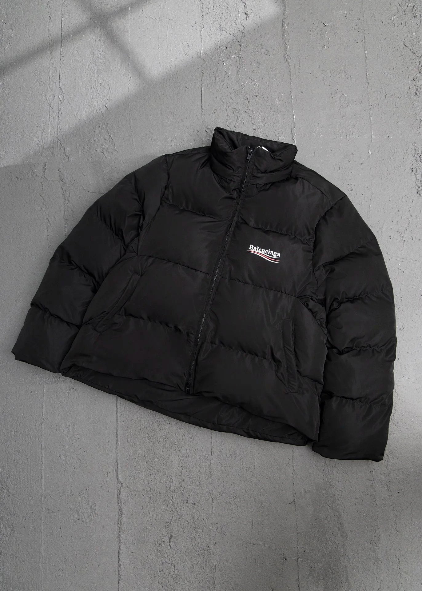 Balenciaga Down Jacket Classic Cola Wave Print Cocoon Down Jacket Casual Loose Versatile Stand Collar Thickened Warm Puffer Jacket Unisex24ss New Winter Products