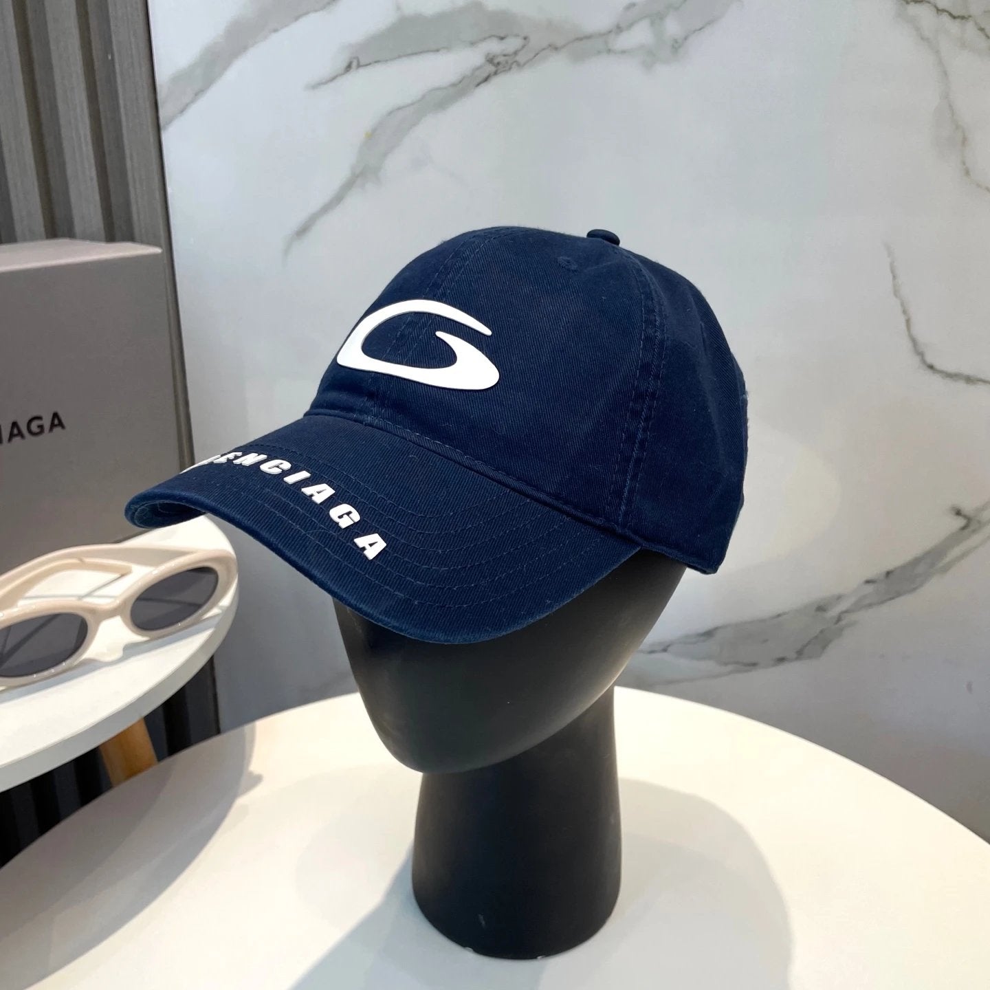 Balenciaga Hat Letters logo Baseball Cap Sun Protection Visor Cap Large Head Circumference Versatile Sports Hat Slimming Face Curved Brim Unisex Couple Style