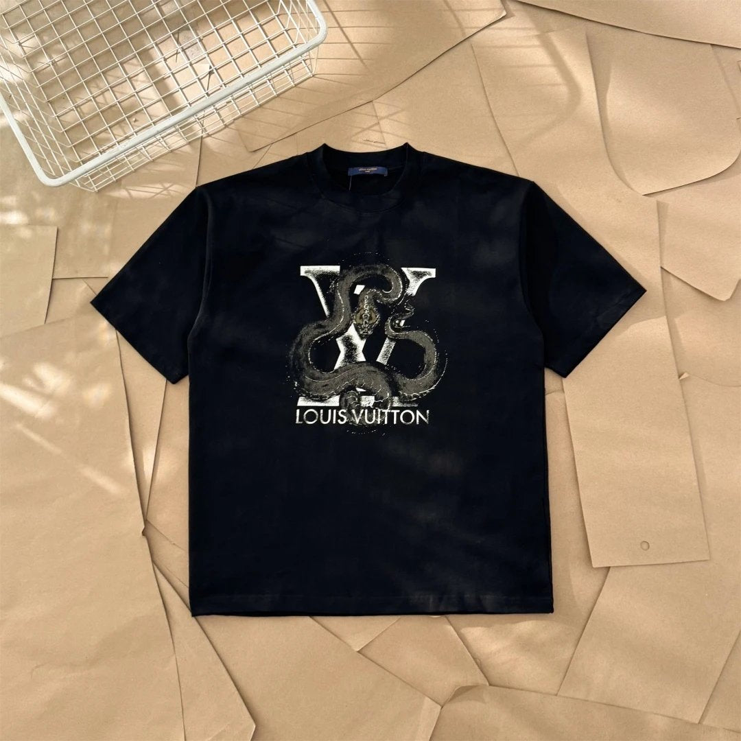 Louis Vuitton LV T-shirt Chest Letter Dragon Pattern Print logo round Neck Short Sleeve25ss New pure cotton T Unisex T-Shirt OS Drop Shoulder Loose Fit Base Shirt Top T-Shirt Short Sleeve