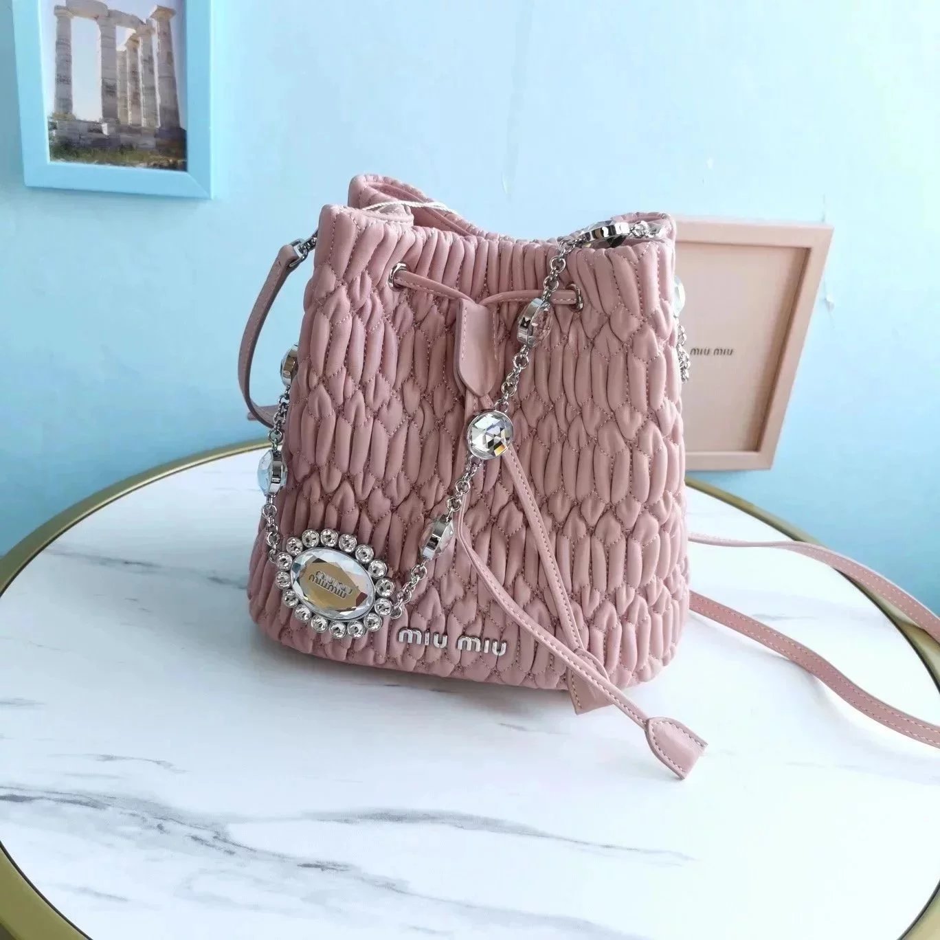 Miu Miu Bag Top version Diamond Bucket Bag2022New Drawstring Bucket Bag9K Glass Stone Crystal Drill Chain5BE050New Crystal Chain Bucket Bag Imported Matelasse Lambskin Classic Embossed Small Flower Removable Metal Imitation Crystal Chain and Leather Lengt