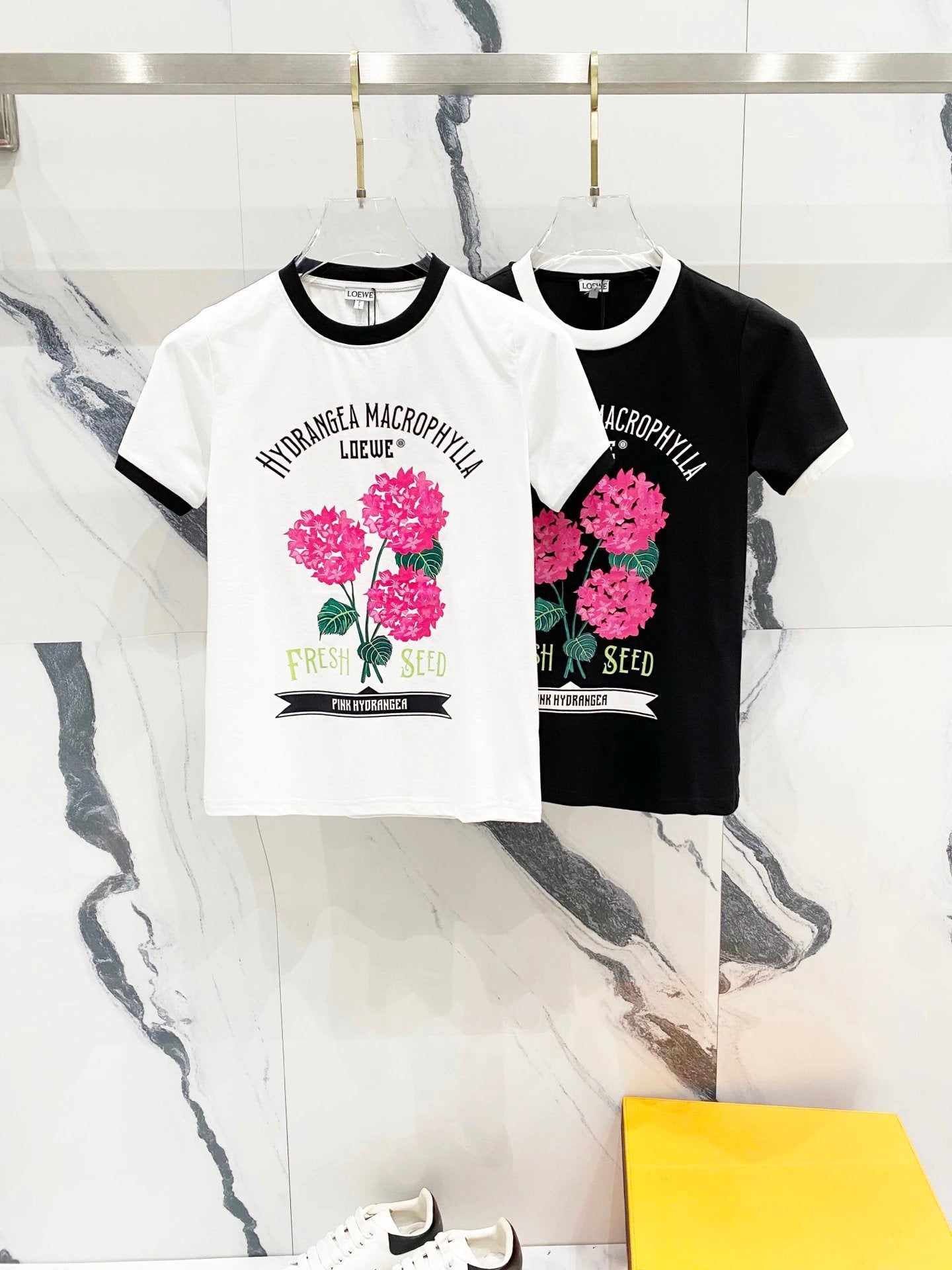 LOEWE T-shirt Floral Letter Print on the Chest logo round Neck Short Sleeve25ss New Pure Cotton Women's Style T Casual T-Shirt Base Layer Shirt OS Loose Fit Half Sleeve Top Plus Size