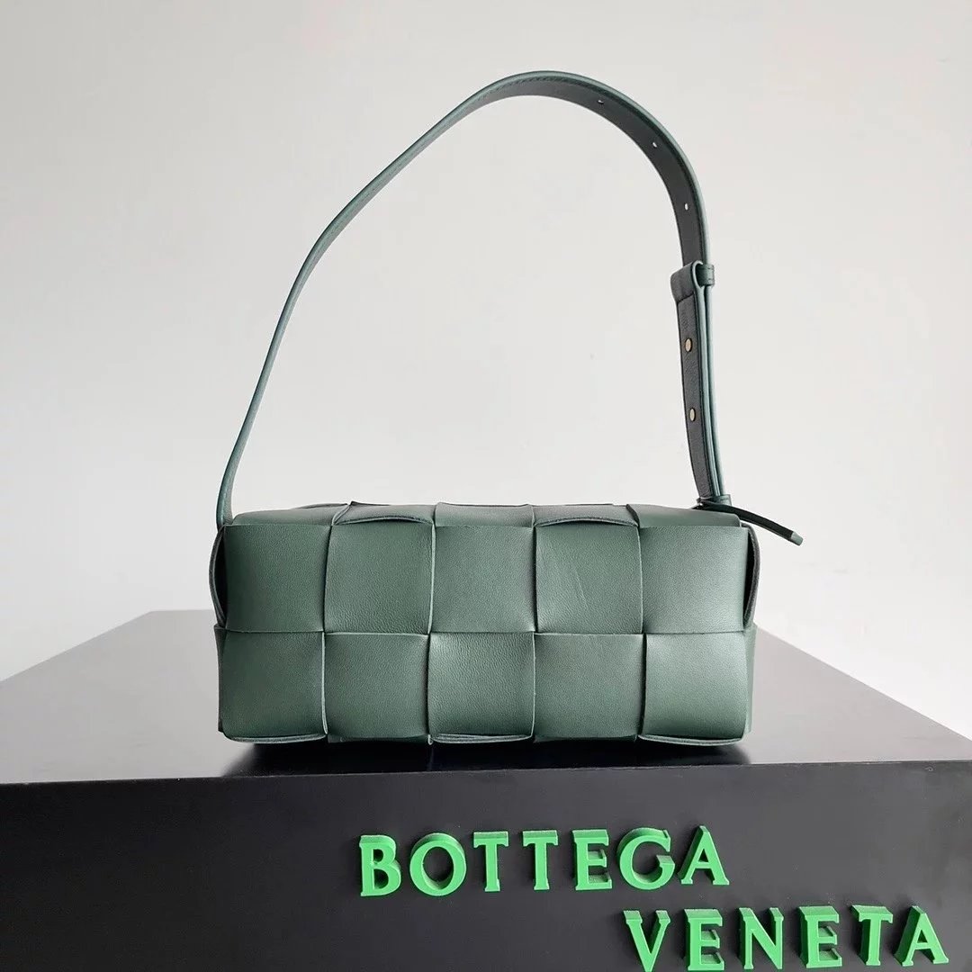 Bottega Veneta Women's Bag Top version Original Genuine Goods Leather Yang Mi Brick Underarm bag2022New Original Surrogate Shopping-Grade Large Plaid Woven Soft Lambskin Shoulder Bag Underarm Bag BRICKCASSETTE Underarm Bag Handbag Women's Bag