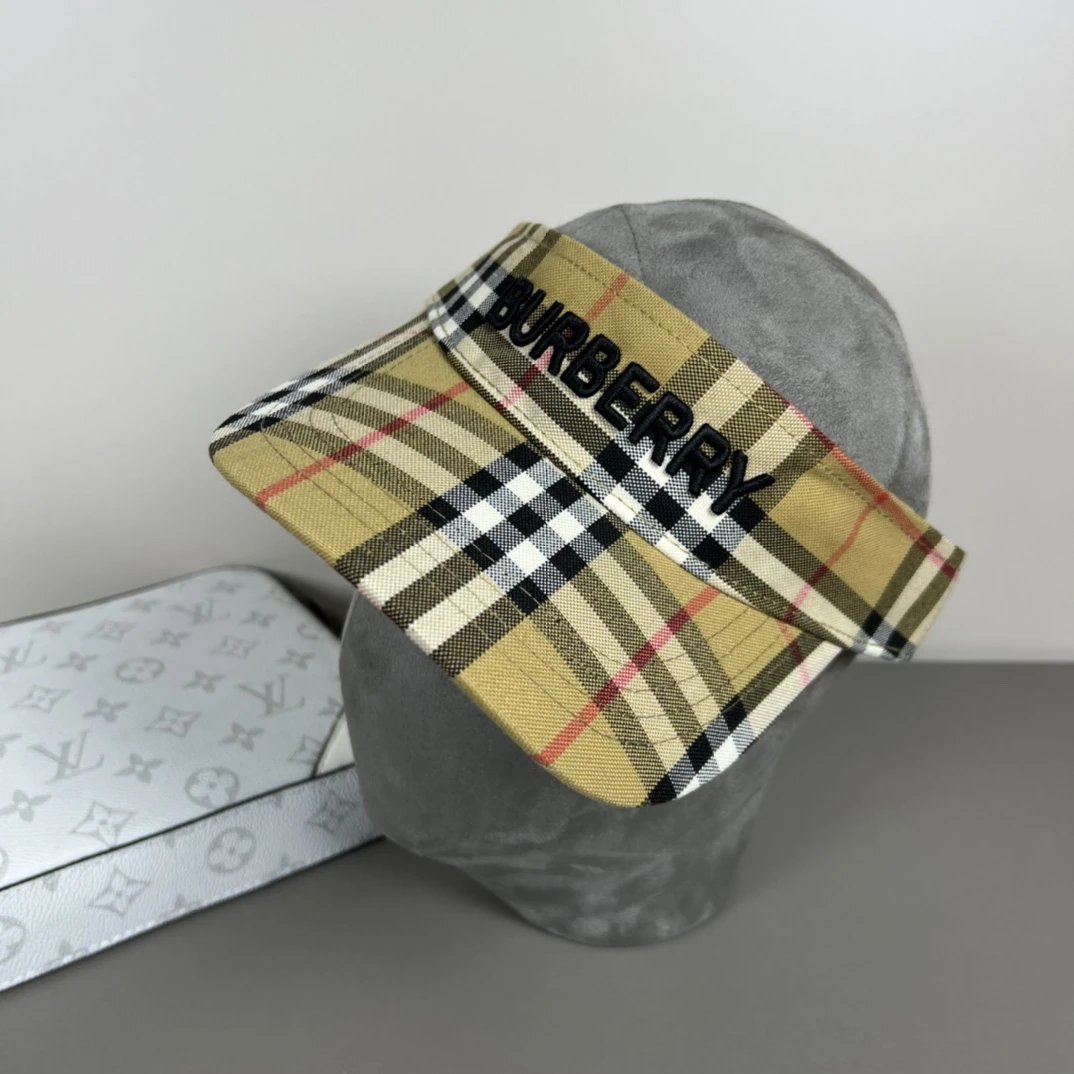 Burberry Hat Plaid logo Baseball Cap Sun Protection Visor Cap Large Head Circumference Versatile Sports Hat Slimming Face Curved Brim Unisex Couple Style