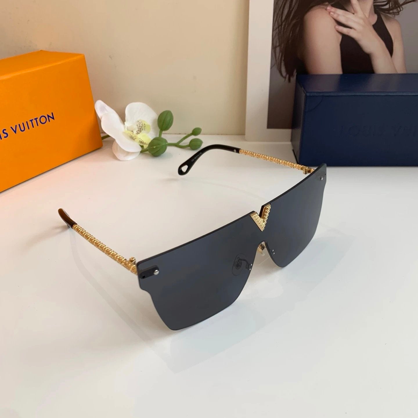Louis Vuitton LV Sunglasses Sunglasses Slimming No Degree Unisex Couple Style Driving Beach Fishing UV Protection25ss New Sports Casual Versatile