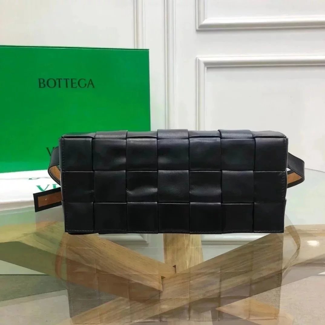 Bottega Veneta Men's Bag Top version 【Original Leather】CROSSBODYBAG Rubik's Cube Woven Bag cassette21Plaid Original Leather Handbag Waist Bag Chest Bag Shoulder Messenger Bag Unisex Men's and Women's Bags620980