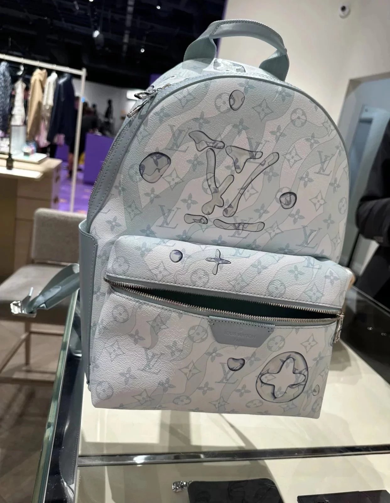 Louis Vuitton LV Backpack Top version Summer Sea Salt M22519Drip Ink New Mint Sea Salt Discovery Apollo Backpack Men's and Women's Same Backpack Men's and Women's Large Capacity