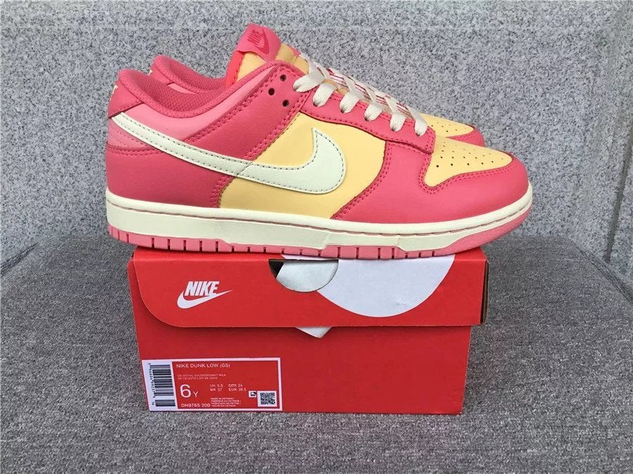 Nike Dunk Low shoes