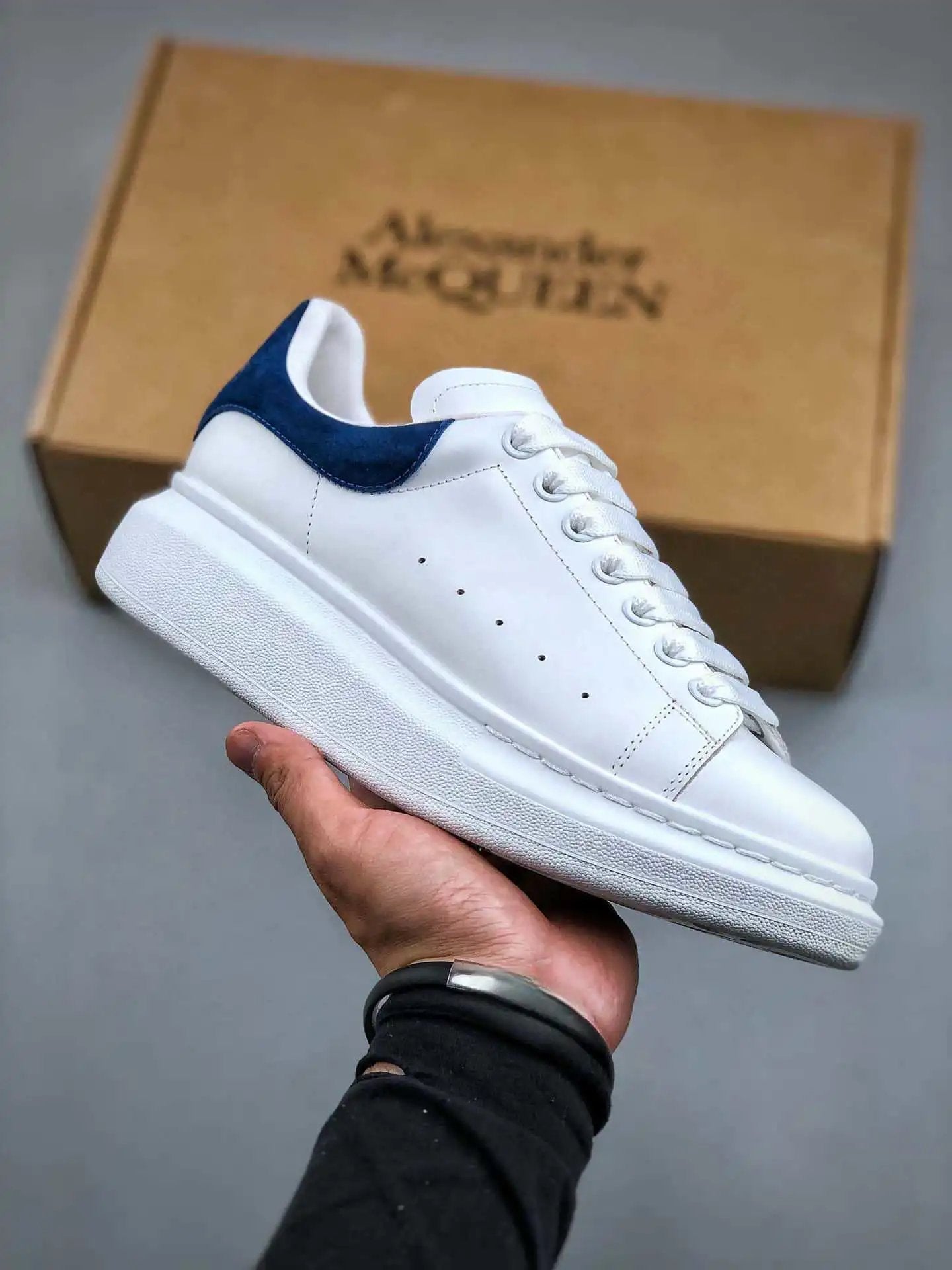 McQueen Shoes White Shoes Spring2024Sneaker Platform Height Increasing Insole Casual Men's Shoes Women's Shoes Board Shoes