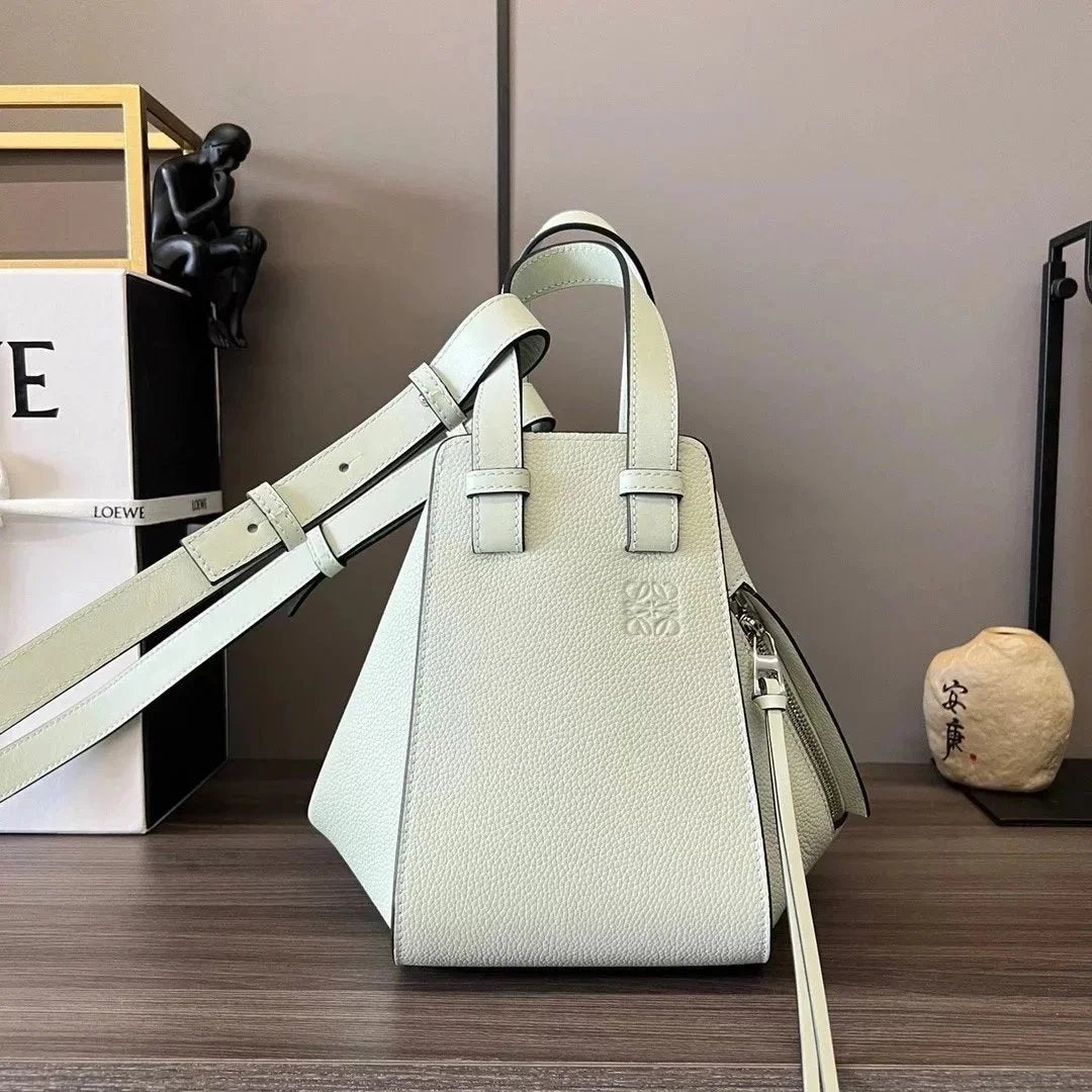 LOEWE Women's Bag Top version 【Original Leather Premium Version】2023New Hammock Bag Satin Cowhide Hammock Handbag New Size20cm New Hammock Bag Handbag Vegetable Basket Bag Women's Bag Silk Surface Cow Leather Wide Shoulder Strap Litchi Pattern Cowhide Lea