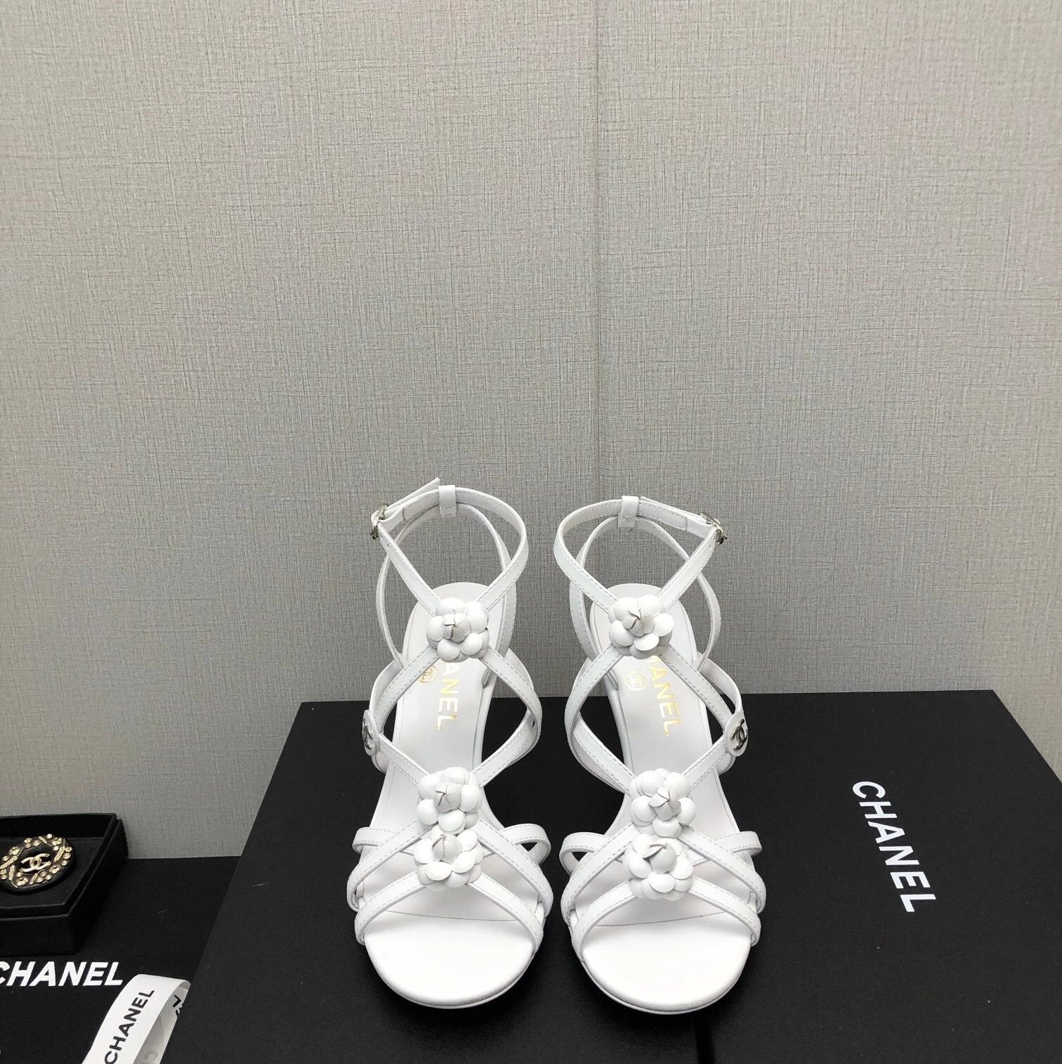 Chanel Shoes Popular Super Beautiful Flowers This Season/Sandals Series Hundred Feet Match Super Slimming Really，Matching Style Classic Chain Accessories，A Very Beautiful Sandals，Spring and Summer Essential Order