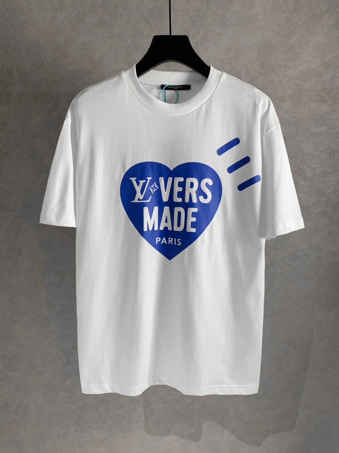 Louis Vuitton LV T-shirt Heart Print on the Chest logo round Neck Short Sleeve25ss New Pure Cotton Unisex Style T T-shirt OS Loose Fit Base Shirt Half Sleeve T-Shirt Top Half Sleeve