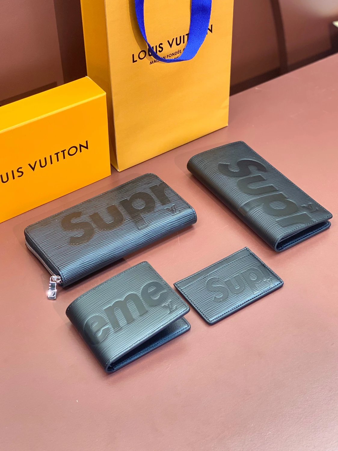 Louis Vuitton LV Wallets/Clutches Top version 【Original Leather】Men's and Women's Wallet Full Series M67541M67542M67543M67544M67548supreme Series Water Ripple Leather Silk Screen Wallet Card Holder the Suit Wallet Long Wallet Handbag