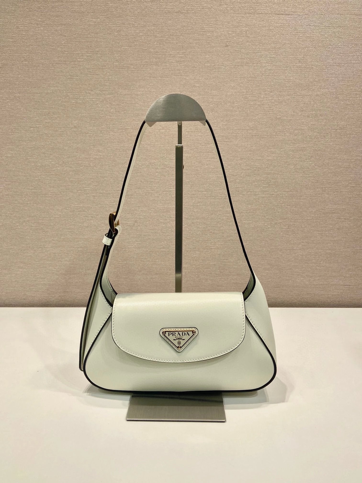 PRADA Bag Top version Latest Enamel Metal Triangle Logo Badge Calfskin Underarm Bag Crossbody Bag Calfskin Messenger Bag Shoulder Bag Underarm Bag Handbag Women Bag1BD358