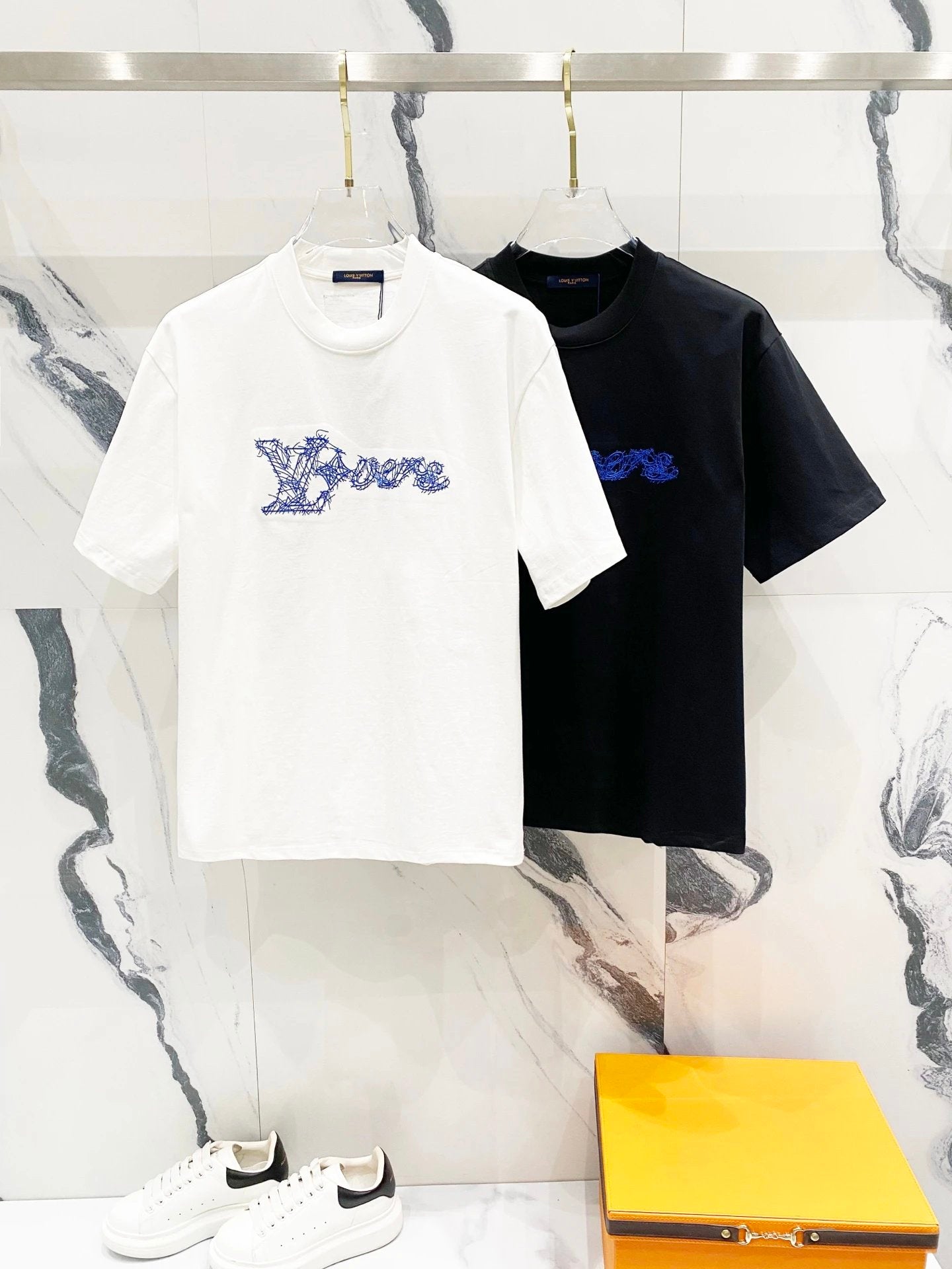 Louis Vuitton LV T-shirt Front and back yarn letter embroidery logo round Neck Short Sleeve25ss New Pure Cotton Unisex Style T T-shirt OS Loose Fit Base Shirt Half Sleeve T-Shirt Top Half Sleeve