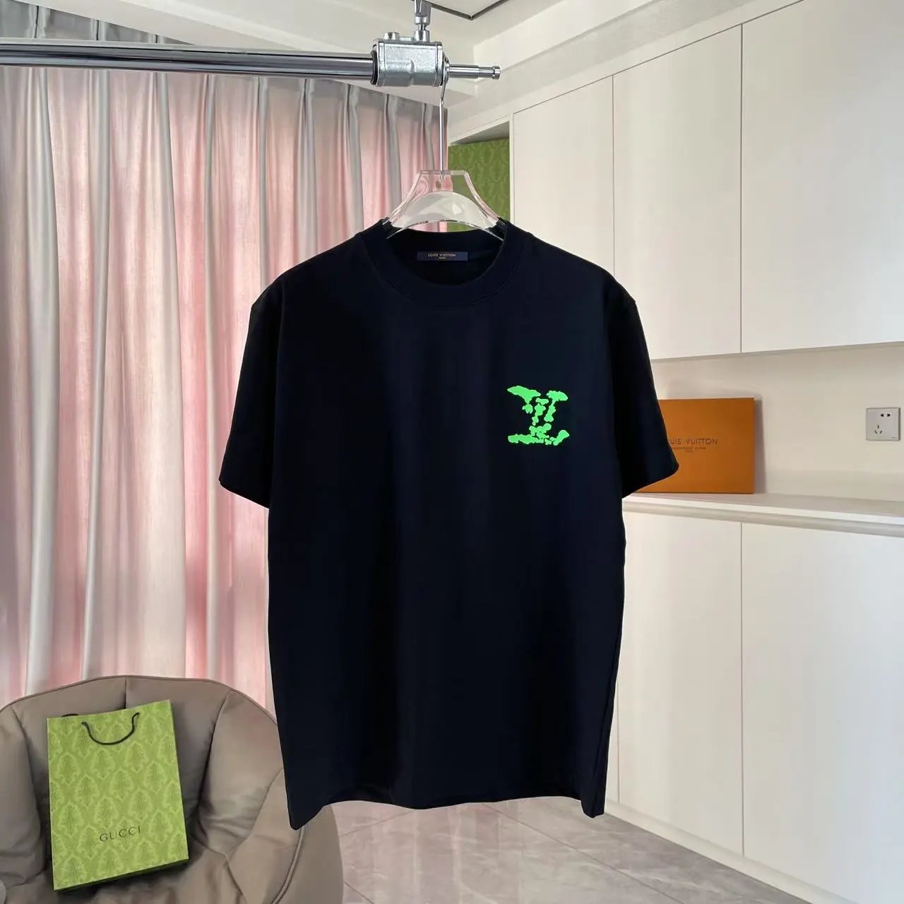 Louis Vuitton LV T-shirt Chest Letter Print logo round Neck Short Sleeve25ss New Pure Cotton Unisex Style T Casual T-Shirt Base Layer Shirt OS Loose Fit Half Sleeve Top Plus Size