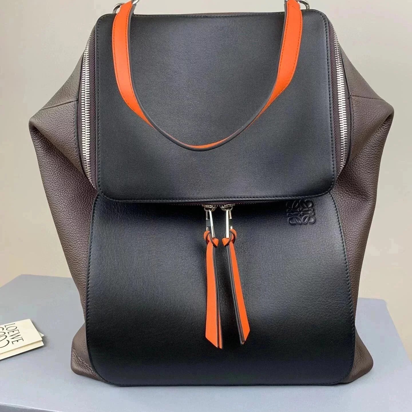 LOEWE Backpack Top version 【Premium Version Original Leather】Backpack Huang Zitao Same Style Goyabackpack Series LOEWE New Schoolbag Backpack Men's and Women's Casual Travel Backpack Color Matching Calfskin Material Goya Backpack