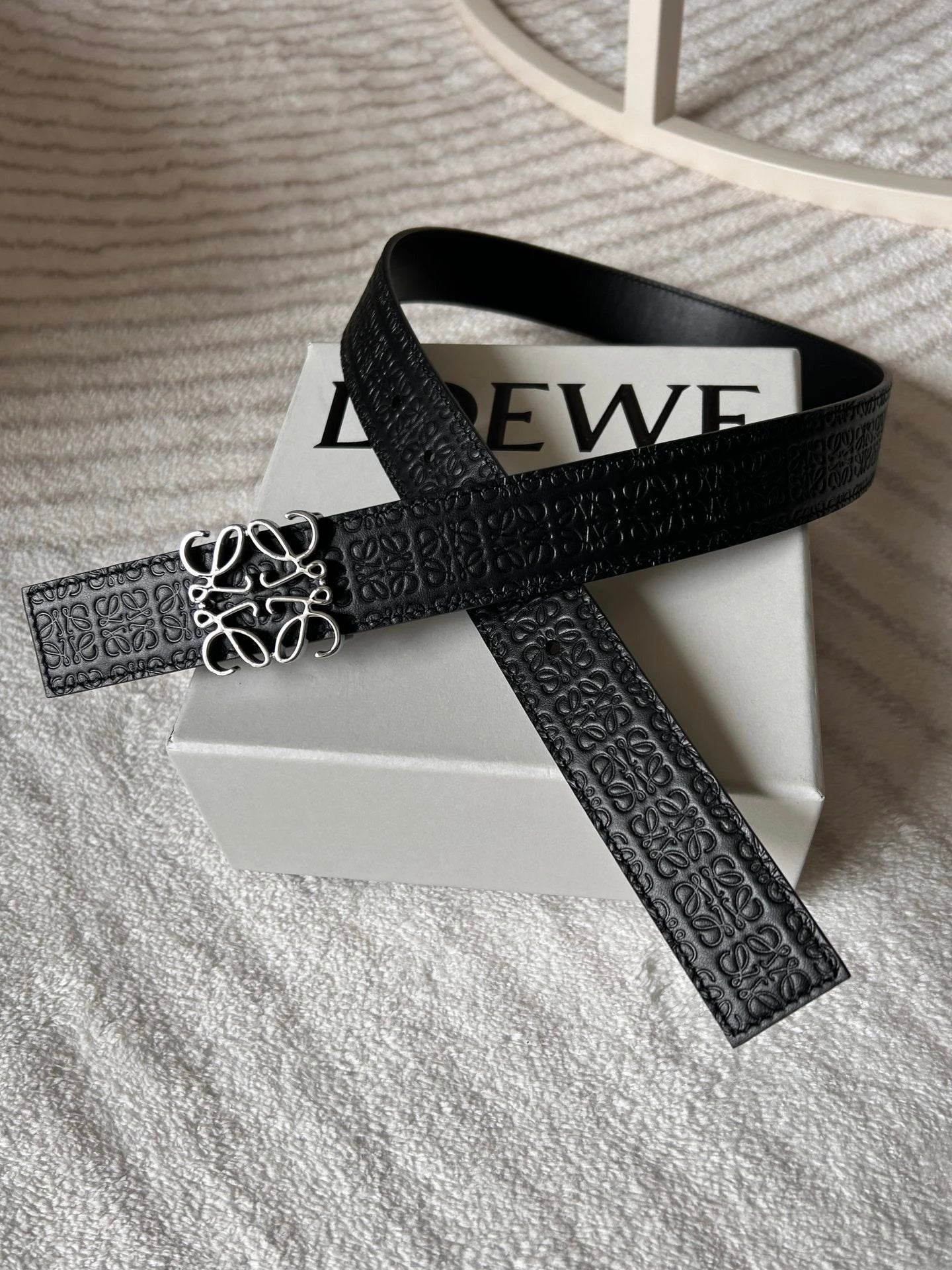 LOEWE Belt Top version Original Sample Women's Clothes Original Order Belt Width3.2cm Genuine Goods Quality Counter Full Set of Packaging Selected Imported First Layer Calfskin Leather Feel Comparable to Genuine Goods Boutique Letter Buckle Official Net S