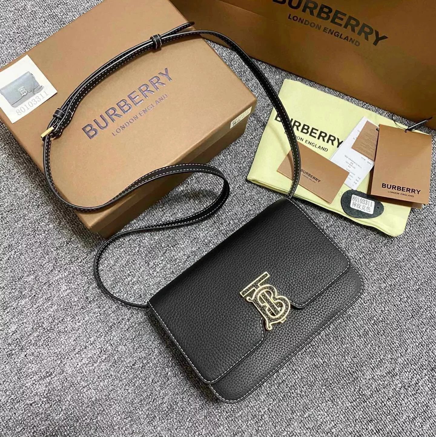 Burberry Women's Bag Top version Original Genuine Goods Leather TB Series Metal Lock Catch Bag Buckle Lychee Pattern Leather One-Shoulder Crossbody Women's Flap Bag Small Square Bag Sheepskin tb Bag