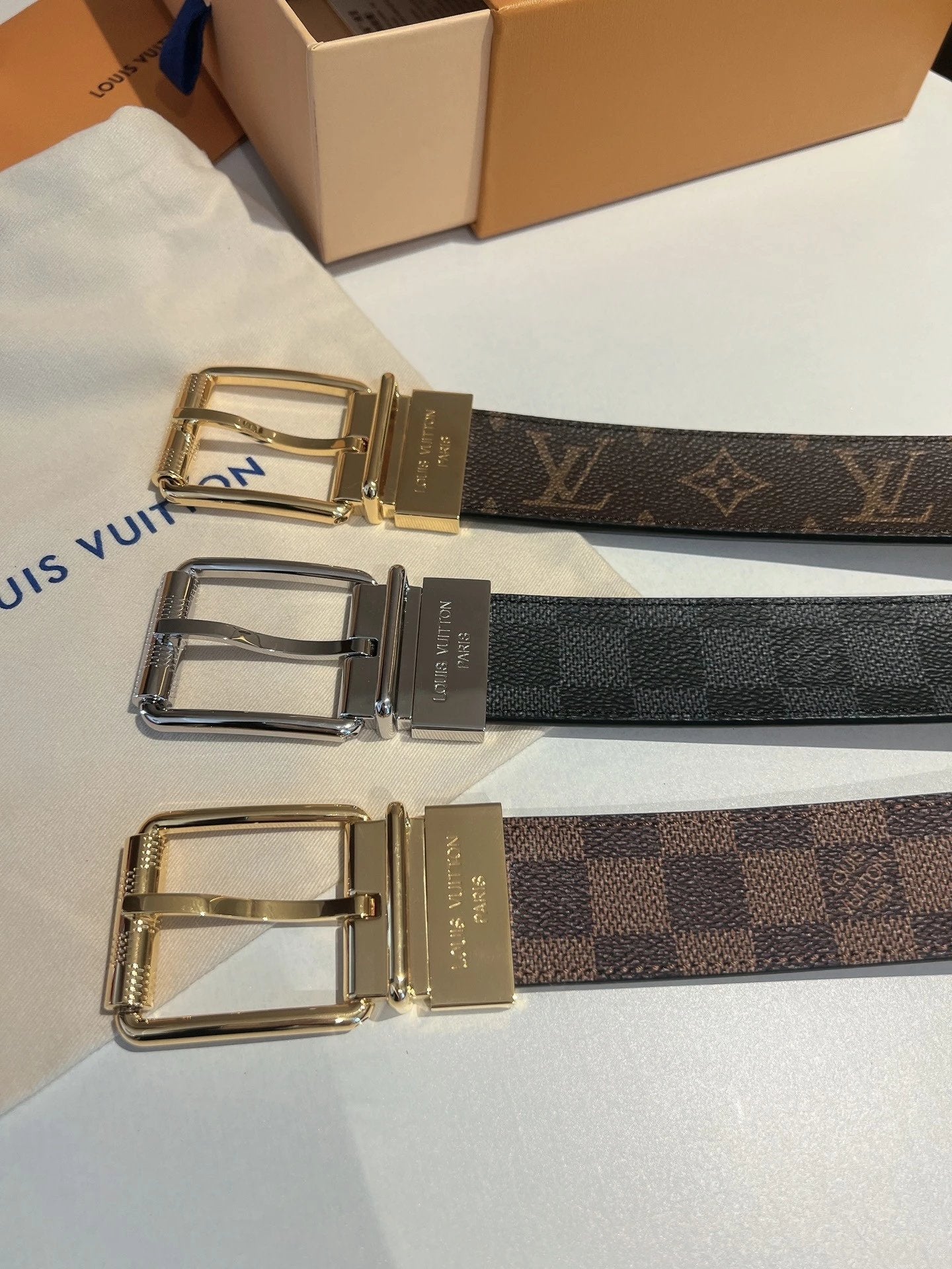 Louis Vuitton LV Belt Top version The Most New Belt4.0cm Men's Belt Metal Buckle Men's Leather Belt with Classic Presbyopic Checkered Belt with Genuine Goods Packaging