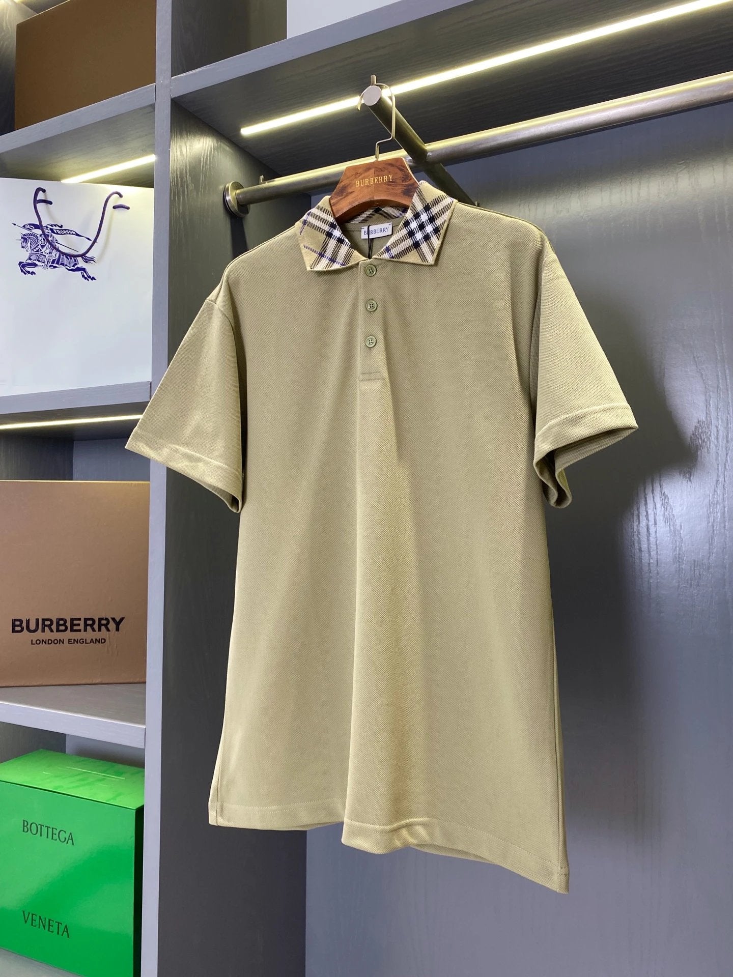 Burberry T-shirt Collar with small checkered pattern logo Embroidery POLO Shirt Lapel Short Sleeve25ss New Unisex Commuter Short Sleeve Summer Loose Fit T Business Shirt Plus Size T-Shirt
