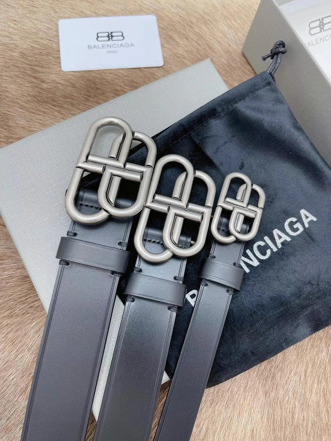 Balenciaga Belt Top version Women's Original Order Belt Fashion Retro Belt BB Distressed Men's Leather Belt Buckle Men and Women Business Casual Belt Belt Men's Leather Belt