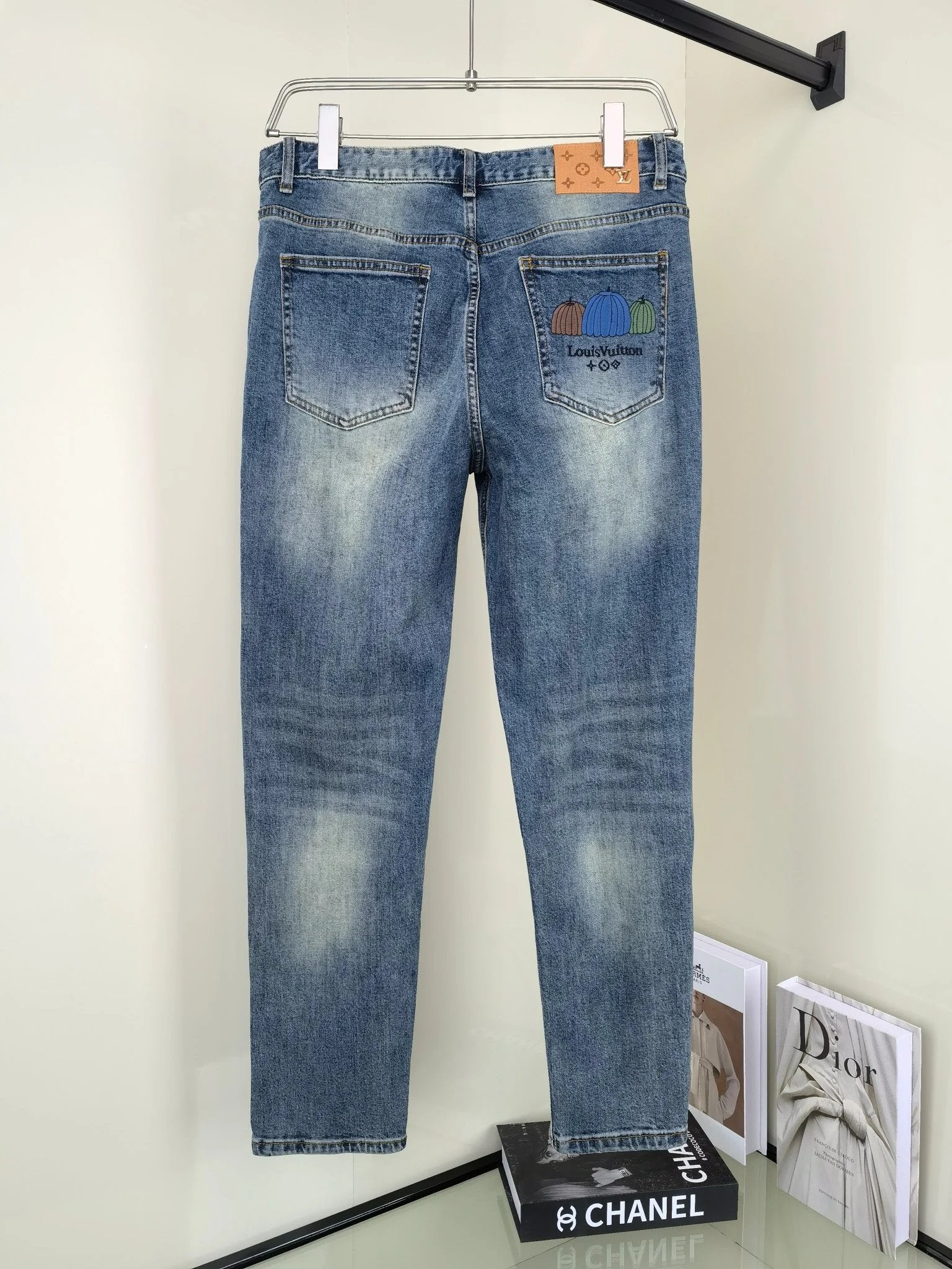 Louis Vuitton LV Jeans Back Pocket Letter Pattern Embroidery logo25ss Spring Summer New Straight Loose Slim Fit Jeans Unisex Long Pants