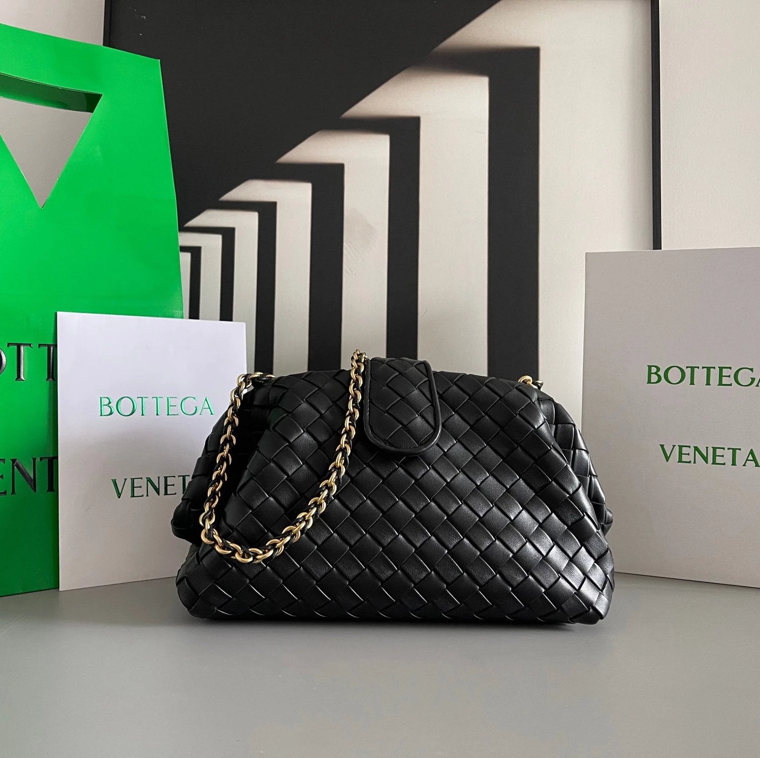 Bottega Veneta Women's Bag Top version 【Super Original Leather】2024New Return in Summer,Brand New Lauren1980|Lining lntrecciato Woven Leather Teen Size Clutch with Leather Woven Metal Chain Woven Bag Clip Bag Clouds Dumpling Bag