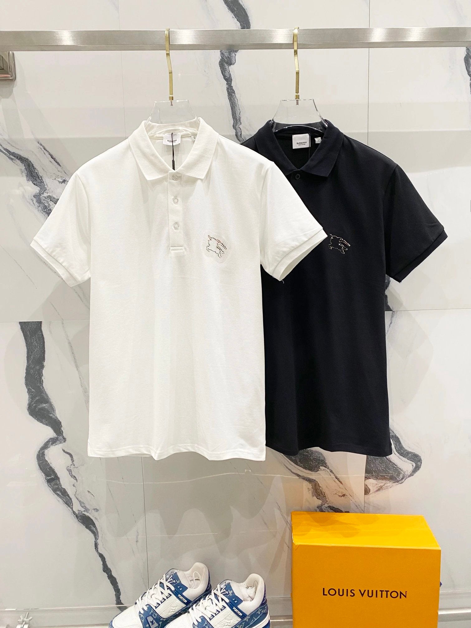 Burberry T-shirt Classic Simple Plaid Hollow Out LOGO Small icon POLO Short Sleeve Shirt with Turn-down Collar for Men and Women, Summer Half Sleeve OS Loose T Business Casual Half Sleeve Shirt Plus Size T-Shirt