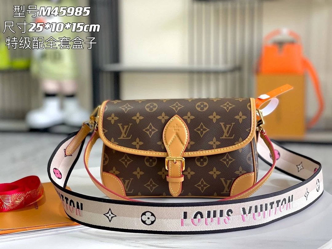 Louis Vuitton LV Women's Bag Top version Super Ceiling New Baguette Bag Presbyopic Underarm Shoulder Messenger Bag