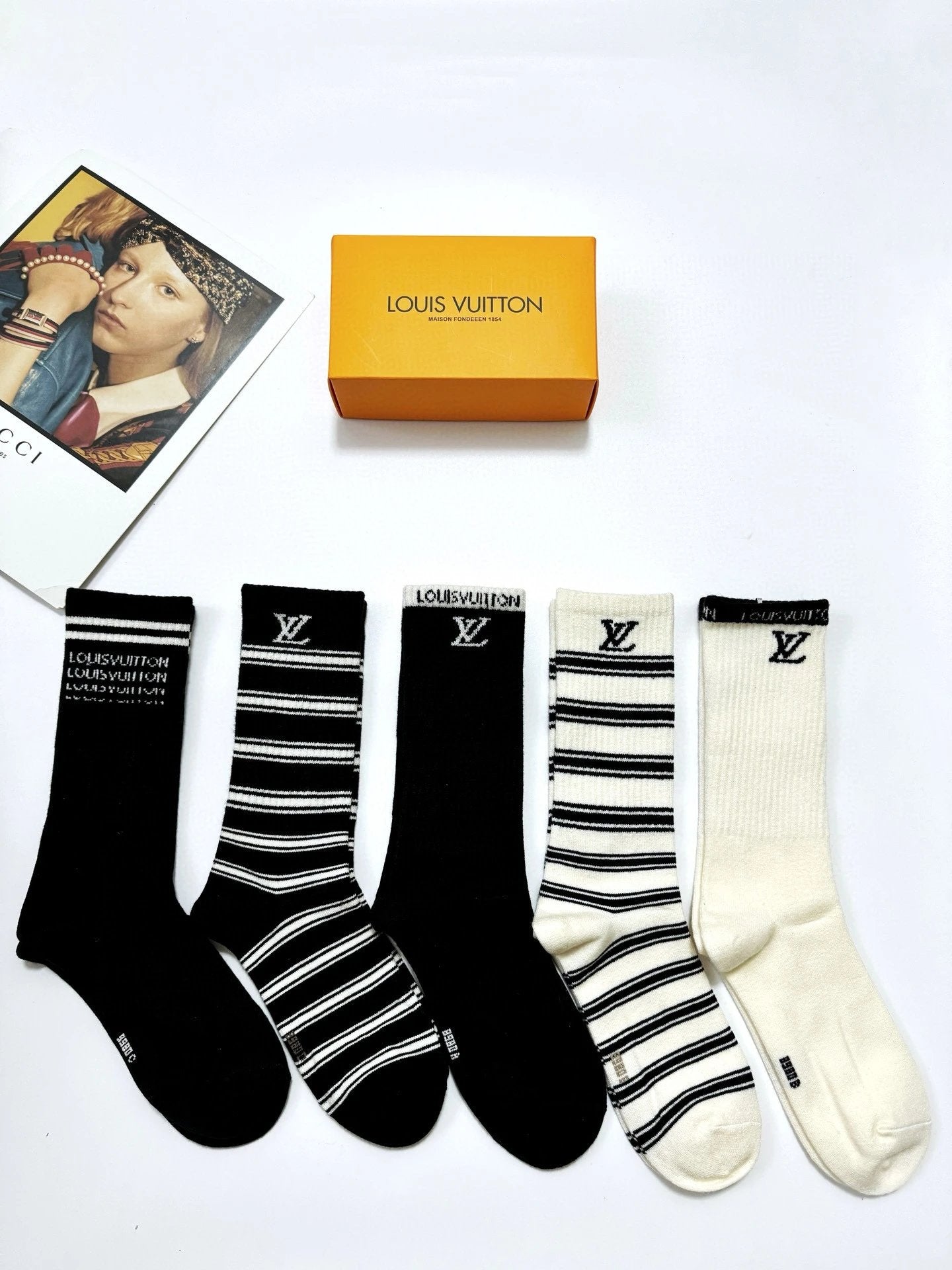 Louis Vuitton LV Sock 【a Box5Double】Classic Letters logo Breathable and Stylish Pure Cotton Mid-Calf Socks25ss New Cotton Socks Thin Business Sports Casual Spring Summer Autumn Versatile Deodorant Sweat-Absorbing