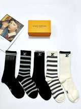 Louis Vuitton LV Sock 【a Box5Double】Classic Letters logo Breathable and Stylish Pure Cotton Mid-Calf Socks25ss New Cotton Socks Thin Business Sports Casual Spring Summer Autumn Versatile Deodorant Sweat-Absorbing