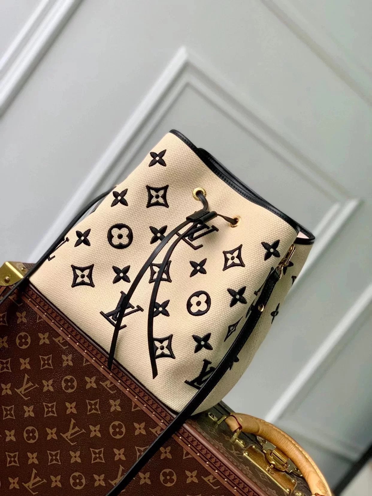 Louis Vuitton LV Women's Bag Top version 2023New Women's Bag Exquisite Monogram Pattern NéONOéMedium Bucket Bag Portable Messenger Bag M23080