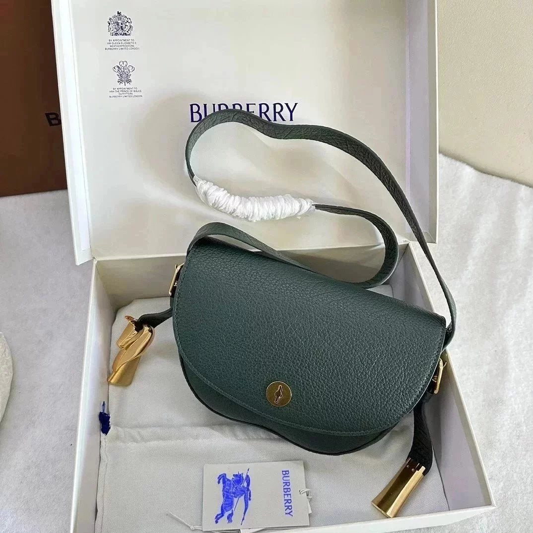 Burberry Women's Bag Top version 【Premium Edition】24SS New Horse Bag Chess Handbag Saddle Bag Shoulder Bag Crossbody Bag Preppy Style Casual Backpack Men's and Women's Bags